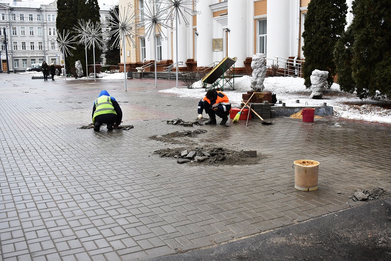 В Ленинском районе продолжается ремонт тротуаров