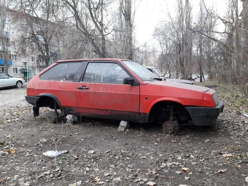  Власти Воронежа признали бесхозяйными 30 брошенных во дворах автомобилей