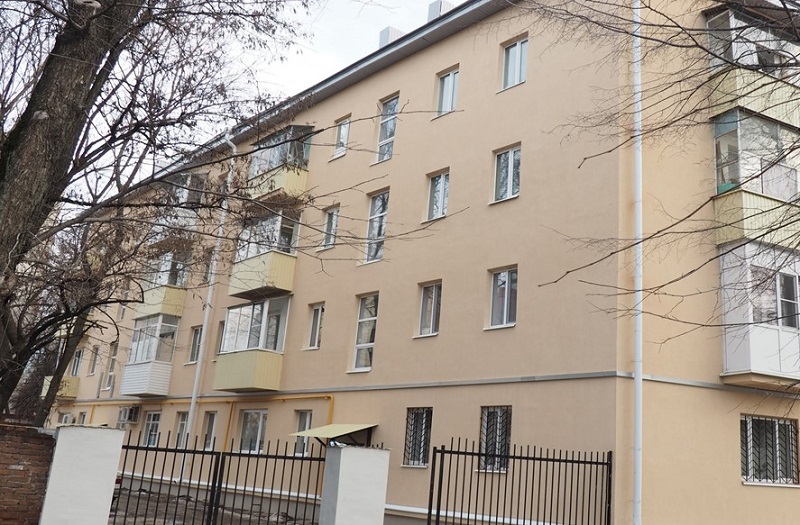 В Воронеже после капремонта под контролем жильцов обветшавший дом на проспекте Труда преобразился