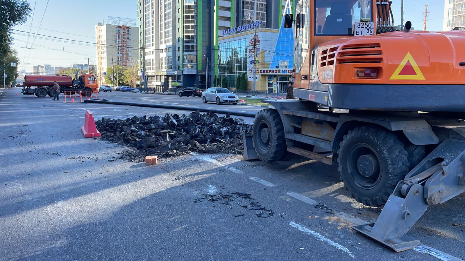 Хлопок в воронеже сегодня утром. Ведутся дорожные работы. Воронеж прорвало канализацию. Транспортные катастрофы.