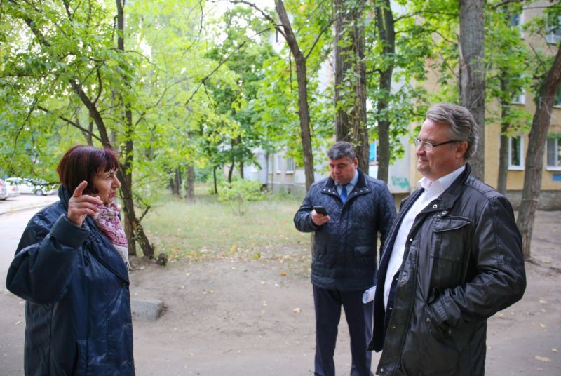 Мэр Воронежа поручил привести в порядок внутриквартальную территорию на улице Героев Сибиряков