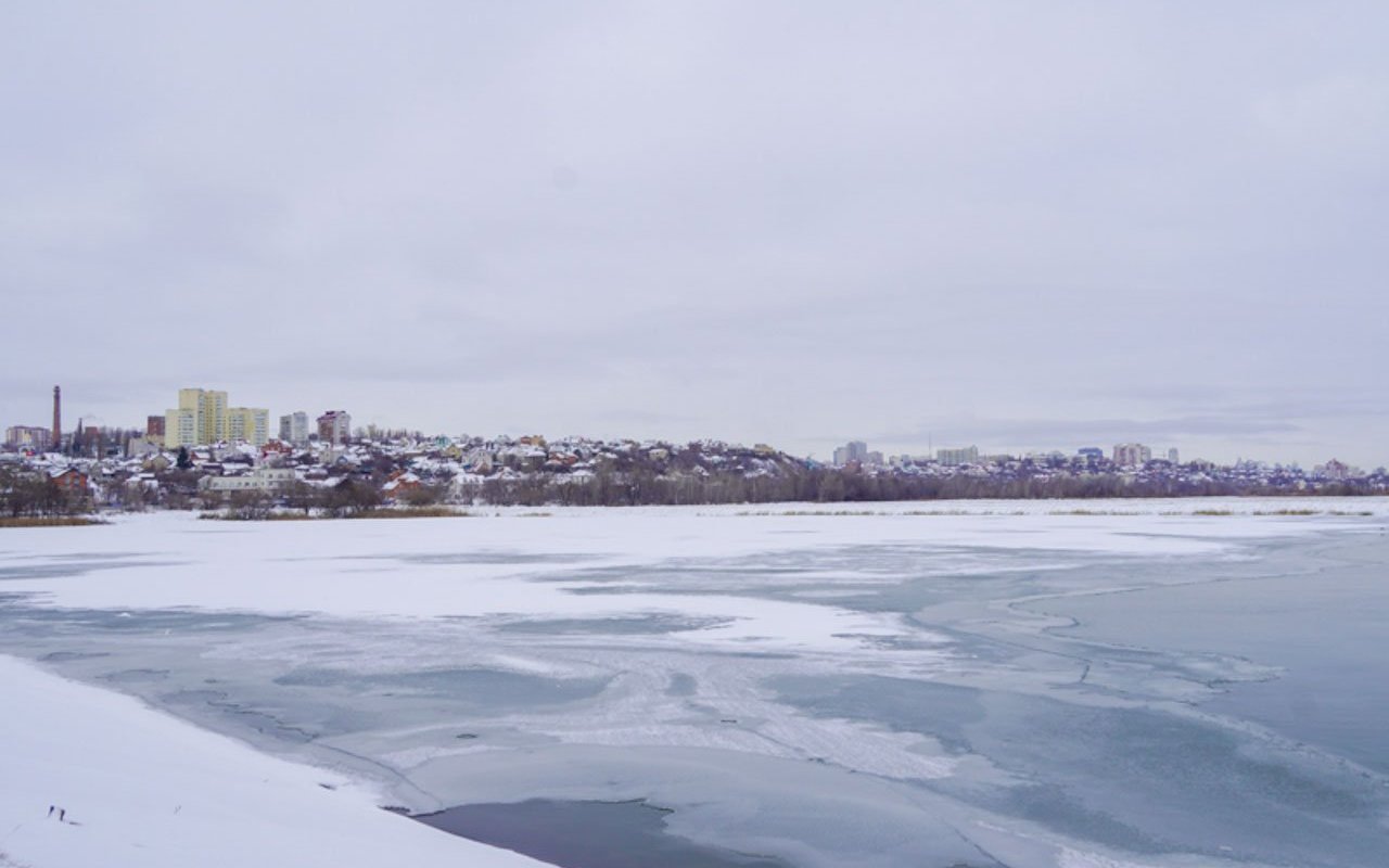 О ледовой обстановке на воронежском водохранилище рассказали спасатели