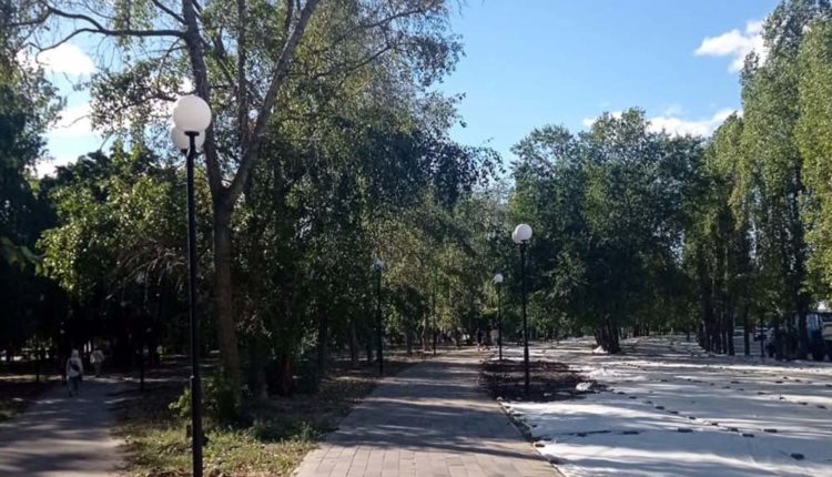 В Коминтерновском районе Воронежа завершается благоустройство сквера историка Костомарова