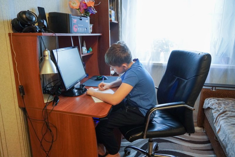 Школы Воронежа готовят к возможному переводу на дистанционное обучение