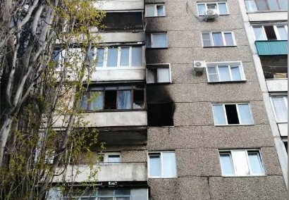 Из-за ночного пожара в трёх квартирах из воронежской многоэтажки эвакуировали 19 человек