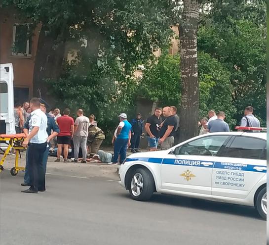 В Воронеже водитель сбил на тротуаре трех пешеходов и попал под домашний арест