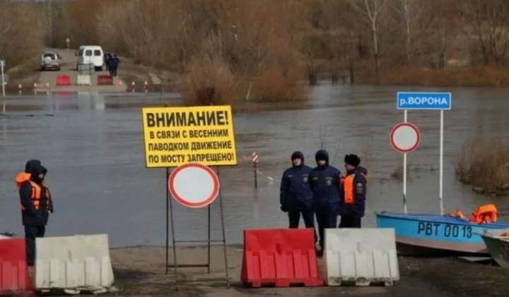Низководные мосты остаются подтопленными в Воронежской области