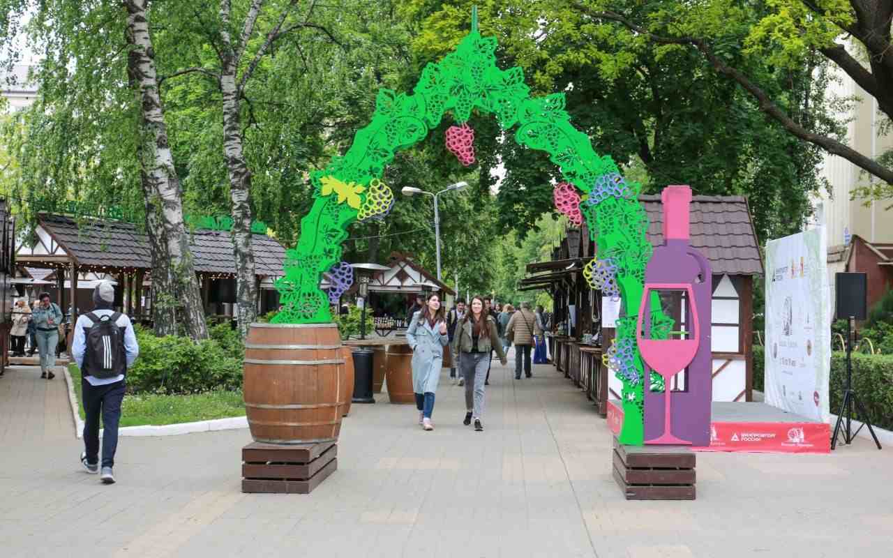 Ярмарка вин открылась в центре Воронежа