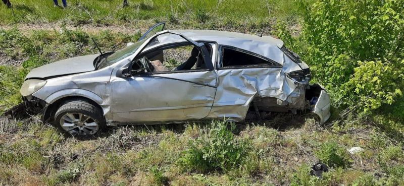 35-летний житель Воронежской области съехал на «Опеле» с дороги и погиб