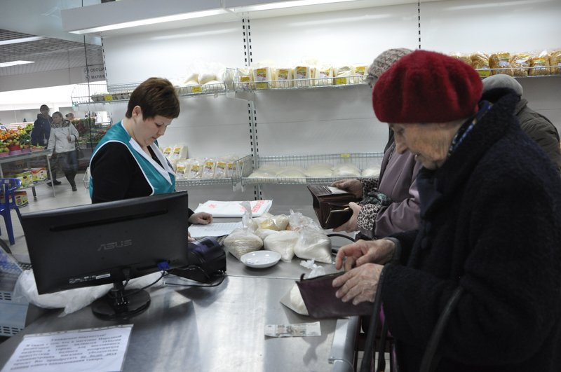 В Воронежской области упали оборот розничной торговли и реальная зарплата