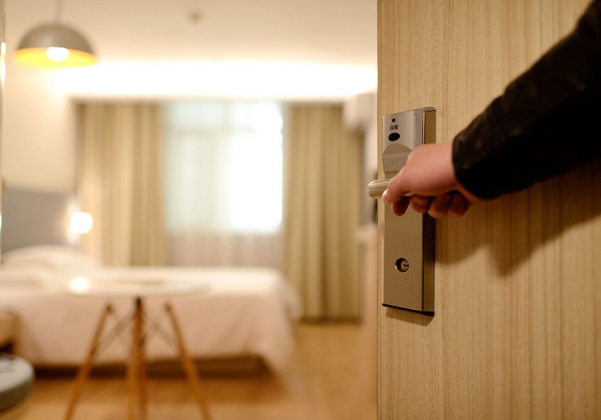 Более 1 млн рублей москвич отсудил у воронежца, превратившего съемную квартиру в гостиницу