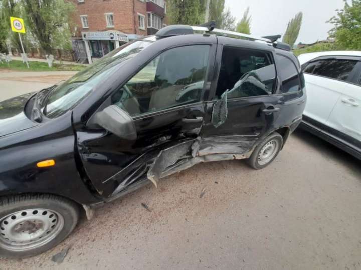 Автомобилистка и ее 13-летняя пассажирка пострадали в массовом ДТП в Воронежской области
