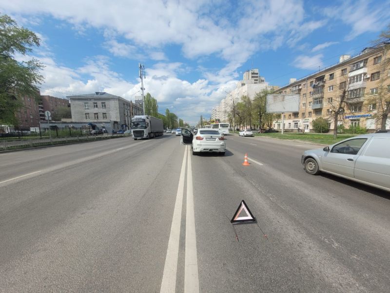 «БМВ» в Воронеже сбил мотоциклиста