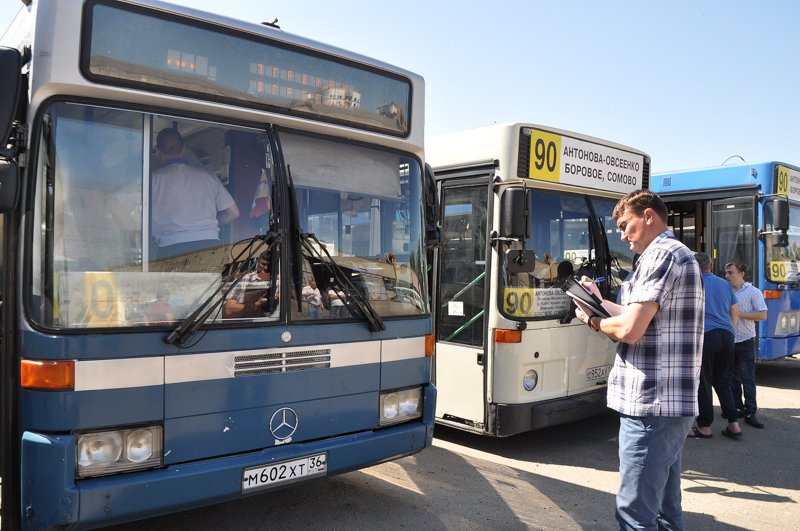 В Воронеже неисправные пассажирские автобусы сняли с маршрутов