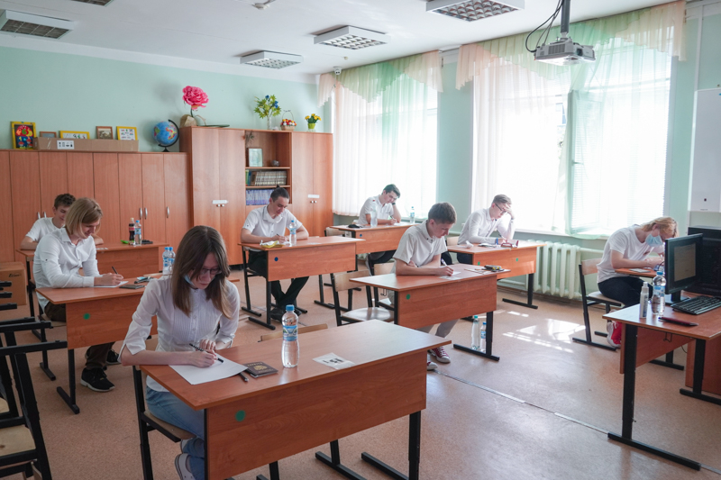 Олег Мосолов рассказал о решении вопроса нехватки школ в Воронежской области