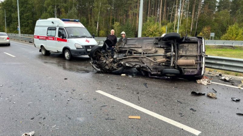 В Воронеже столкнулись два автомобиля: двое убитых, одна ранена