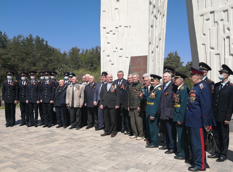 Команда ДСК приняла участие в торжественно-траурных церемониях, посвященных Дню Победы