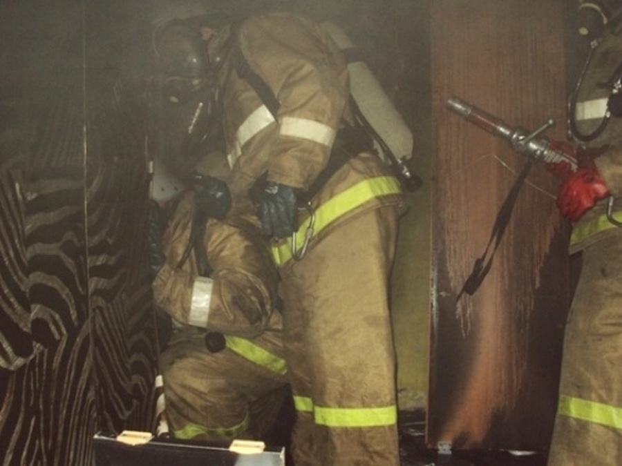 В Воронеже во время пожара в доме эвакуировали 24 человека