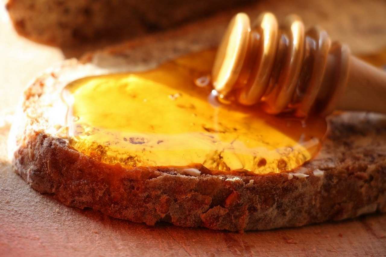В сетевых магазинах Роскачество обнаружило фальсифицированный мед