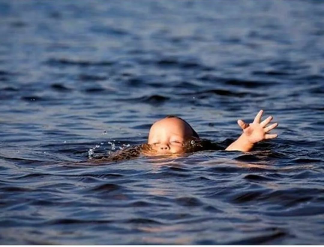 Таня утонула. Дети у воды без присмотра.