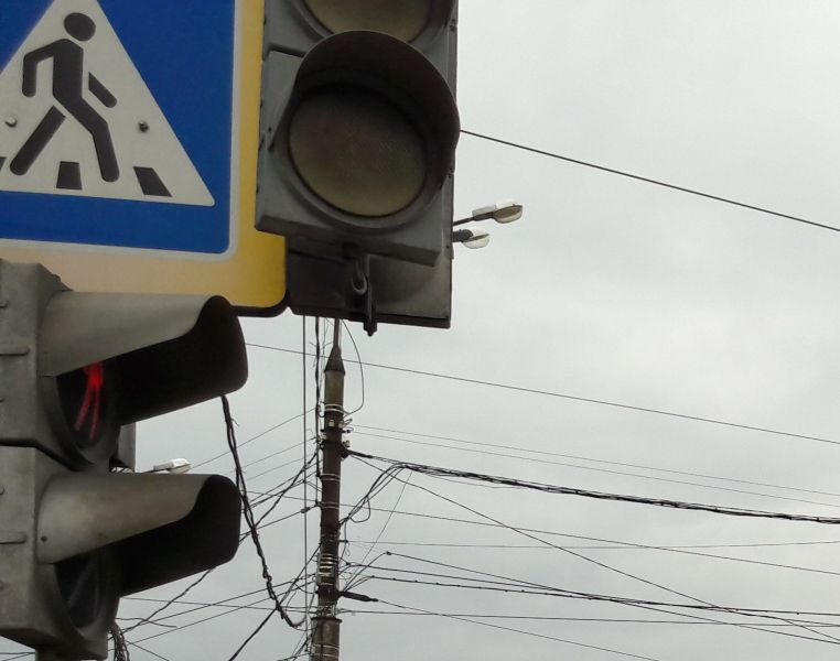 Пострадавшая в ДТП жительница Воронежа отсудила 70 тыс. рублей за сломанный светофор