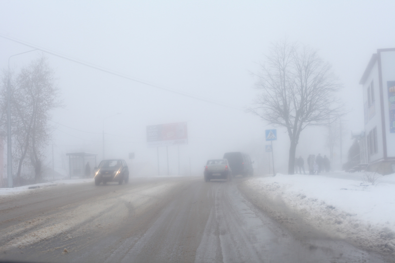 На трассе в Воронежской области в снегопад столкнулись ВАЗ и Volvo
