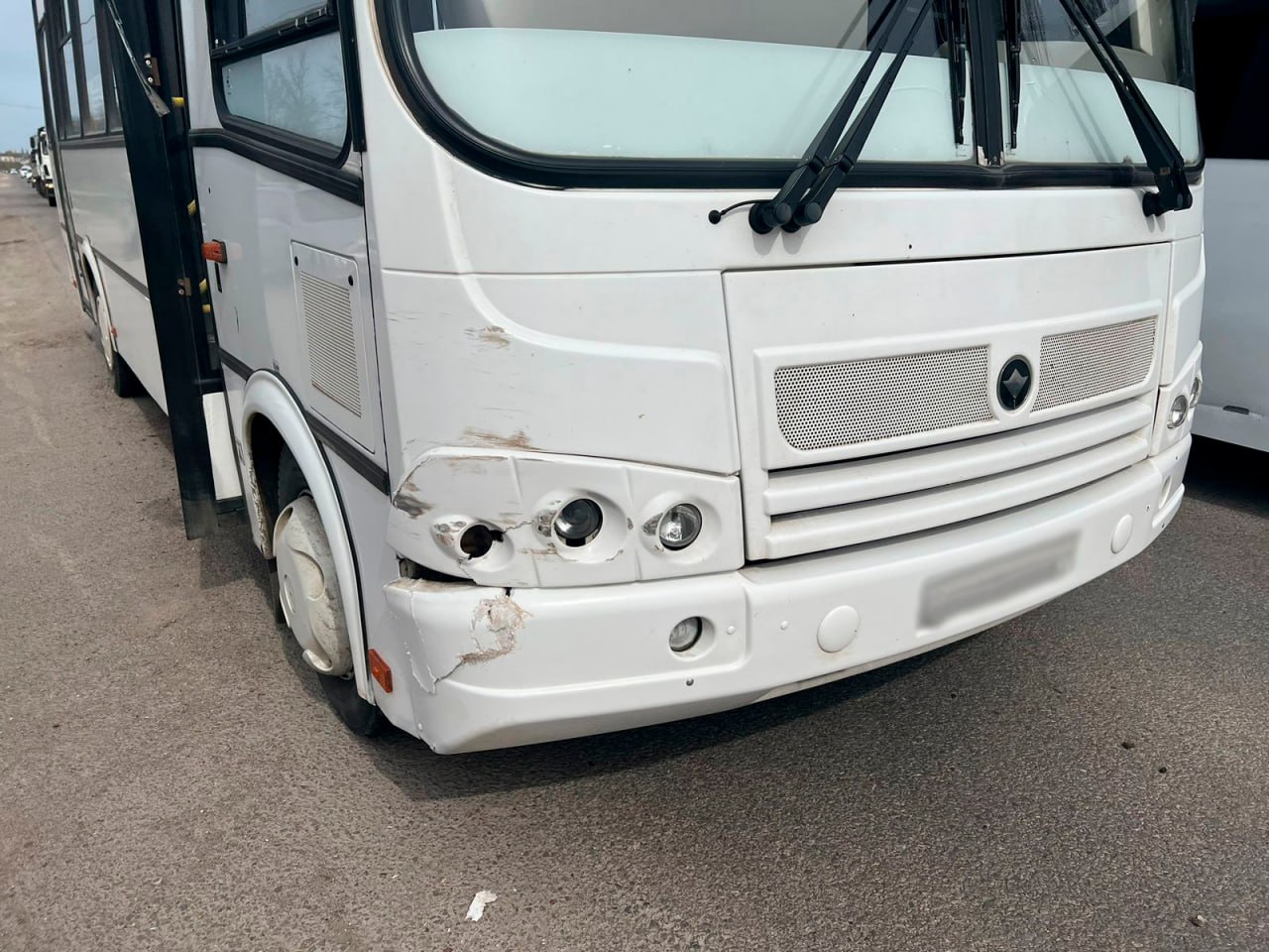 В столкновении под Воронежем автобуса с «Газелью» пострадала 30-летняя пассажирка