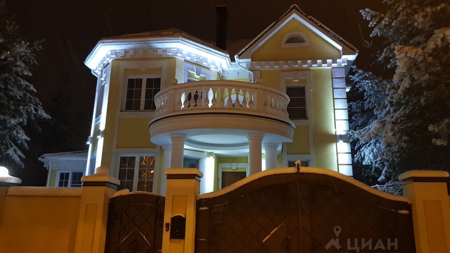 В пятёрку самых дорогих в ЦФО угодил особняк в Воронеже с винным погребом и прудом