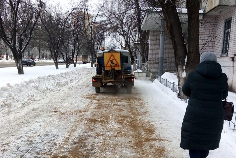 Мэрия призвала воронежцев быть осторожными на дорогах из-за снегопада