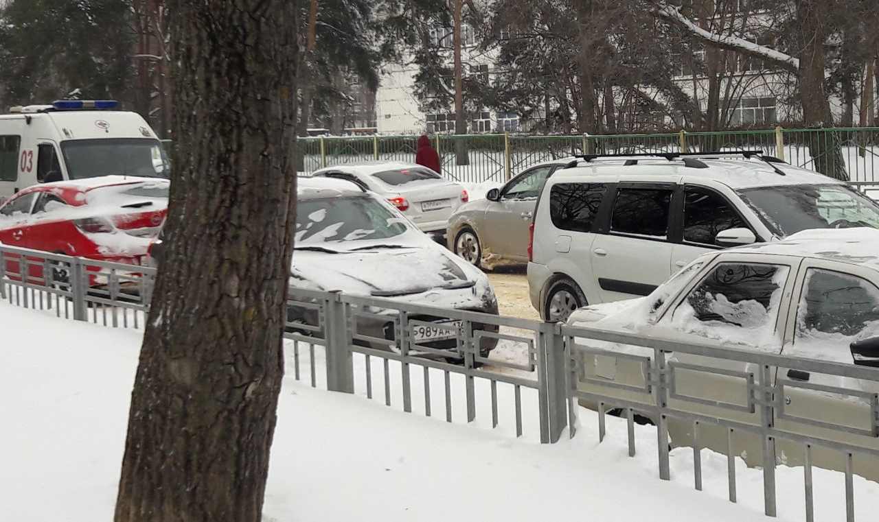Движение транспорта из-за ДТП заблокировано в микрорайоне ВАИ и «Озерки» в Воронеже