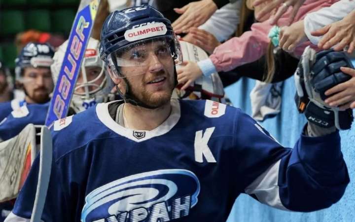 С воронежским хоккейным клубом «Буран» расстался Александр Шипилов