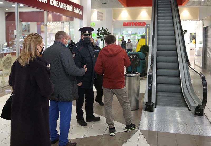 За неделю в Воронеже на 770 торговых предприятиях нашли 24 ковидных нарушения