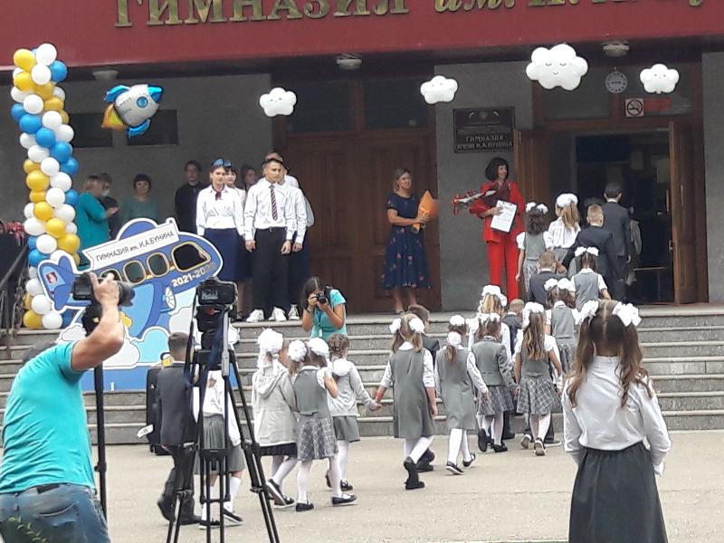 В Воронеже школьные линейки пройдут в усечённом формате из-за всплеска коронавируса
