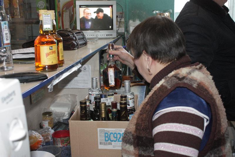 Изъято 600 литров: в Ленинском районе Воронежа продолжают ликвидировать незаконную торговлю алкоголем