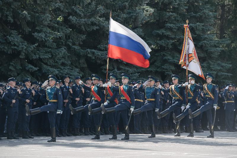Более 1200 первокурсников Военно-воздушной академии приняли в Воронеже присягу