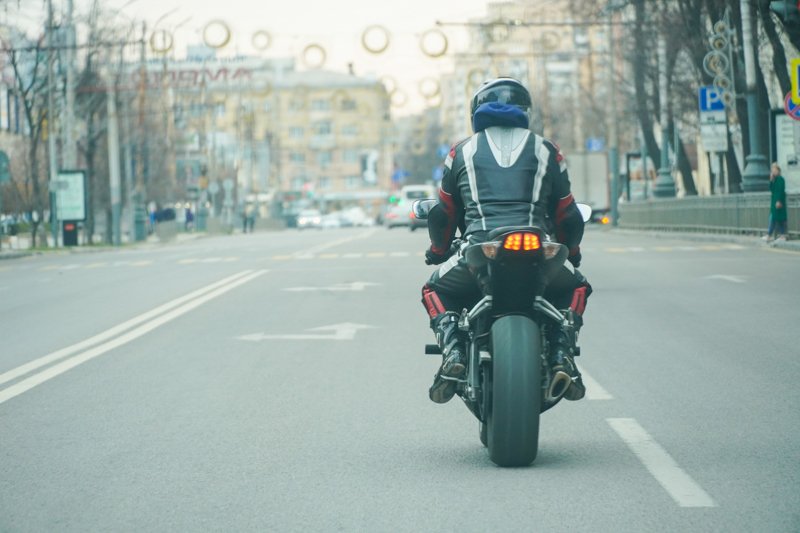 На трассе М-4 под Воронежем насмерть разбился молодой мотоциклист
