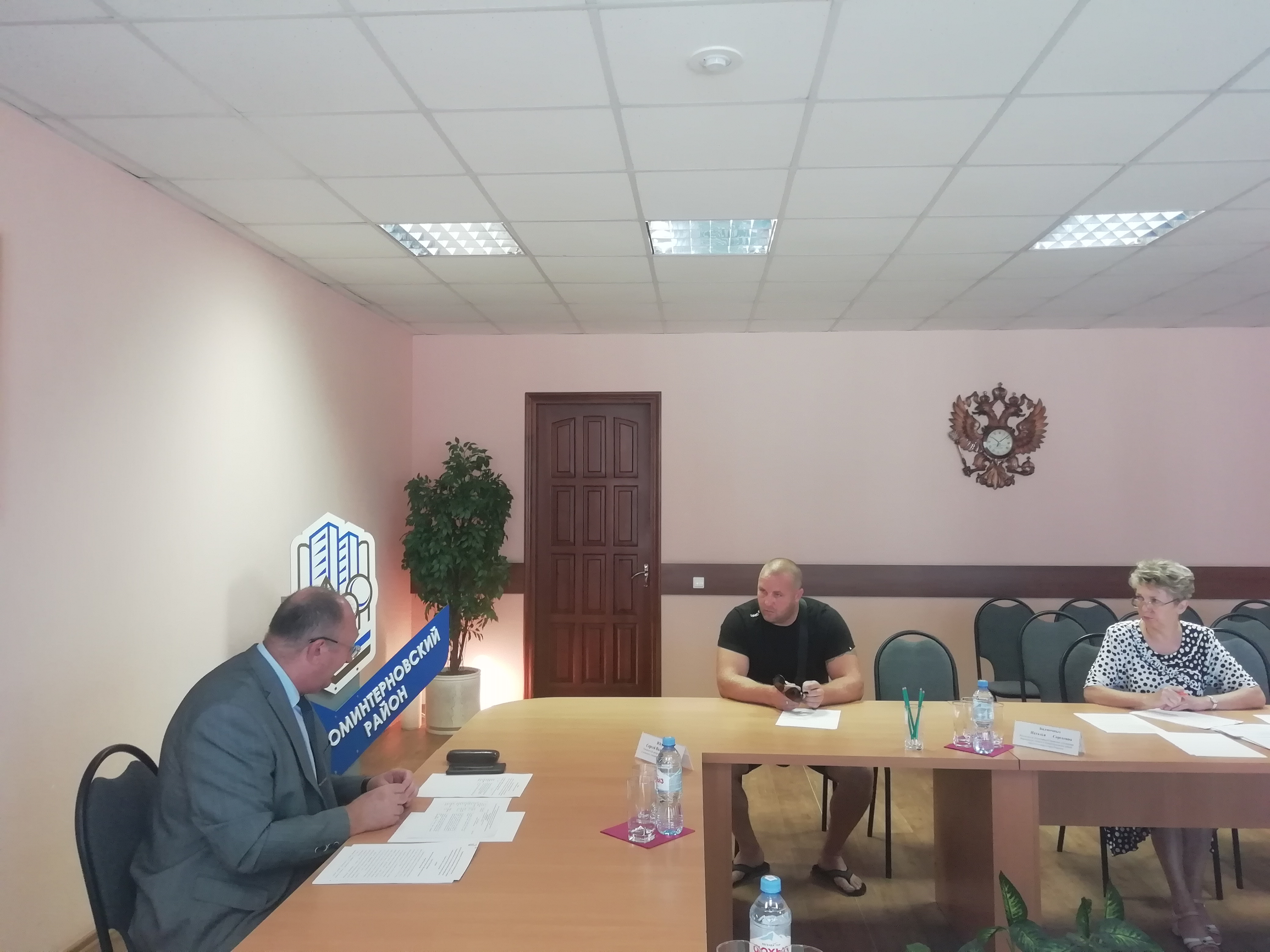 В Коминтерновском районе в приемной губернатора состоялся прием граждан по личным вопросам