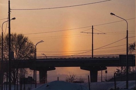 Редкую зимнюю радугу запечатлели в небе над Воронежем