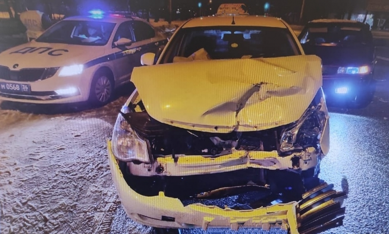19-летний пассажир и водитель пострадали в Воронеже в столкновении с пьяным автомобилистом