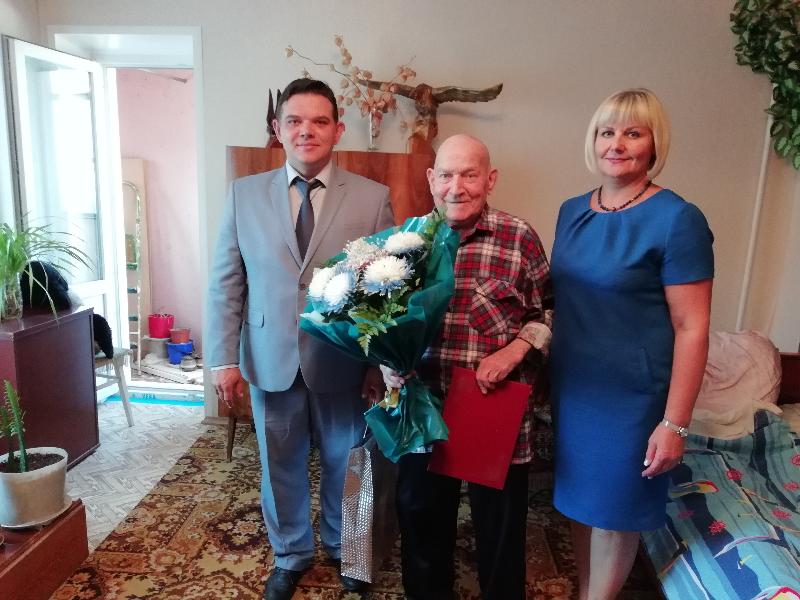 Жизнь – подвиг: в Коминтерновском районе Воронежа поздравили с 90-летием ветерана войны