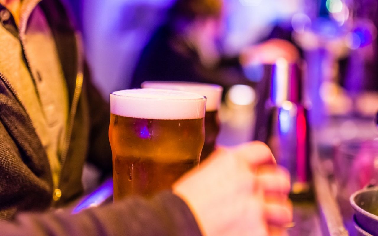 Запрет на продажу разливного пива и ночную торговлю спиртным в жилых домах введут в Воронежской области