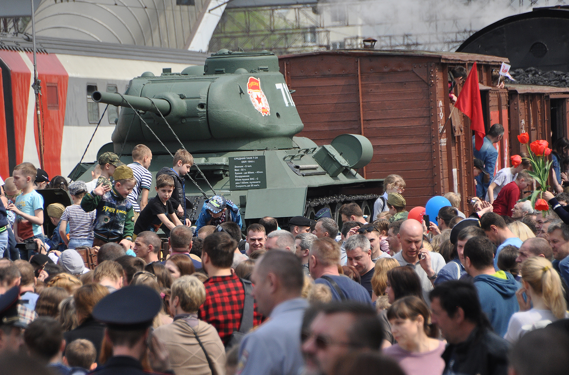 День победы поезд фото