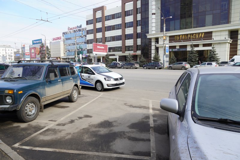 Парковки в Воронеже на 2 недели станут бесплатными