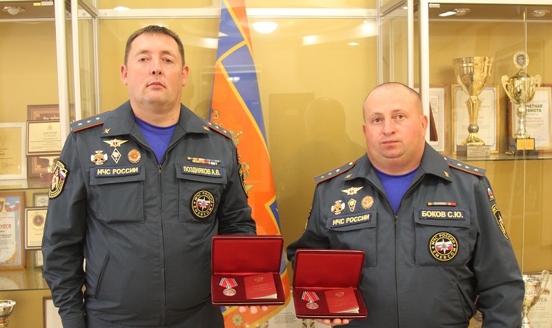 Владимир Путин наградил воронежских пожарных за отвагу