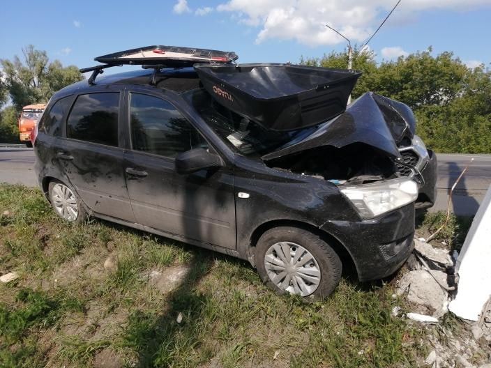 2 детей пострадали после наезда «Датсуна» на столб в Воронежской области