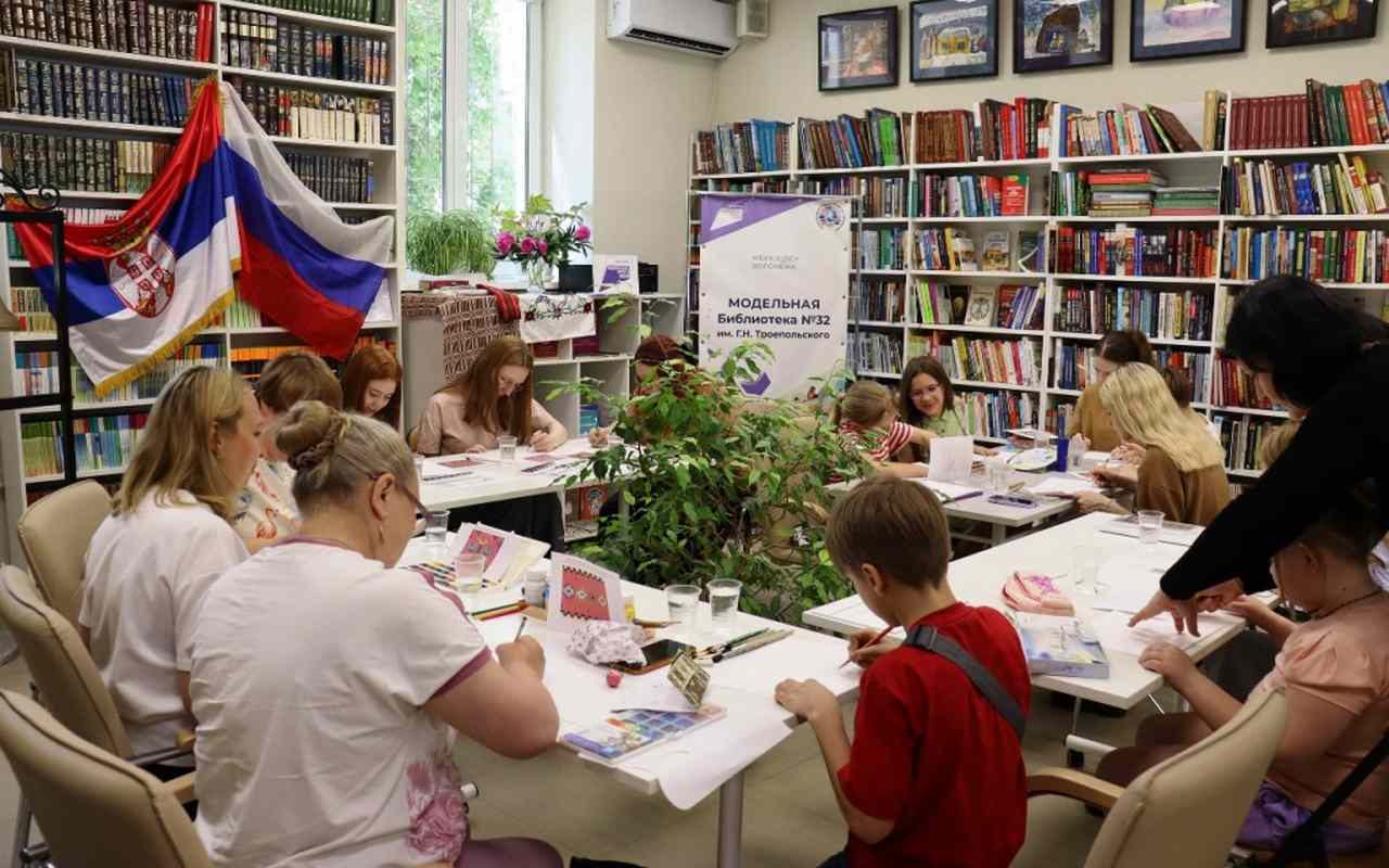 В Ленинском районе состоялся международный мастер-класс «Краски Сербии»