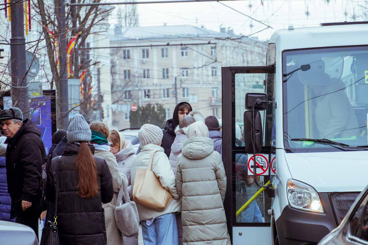 В День Победы семь пригородных автобусов Воронежа изменят свой маршрут