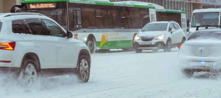 Полиция призвала воронежских автомобилистов срочно поменять резину на зимнюю