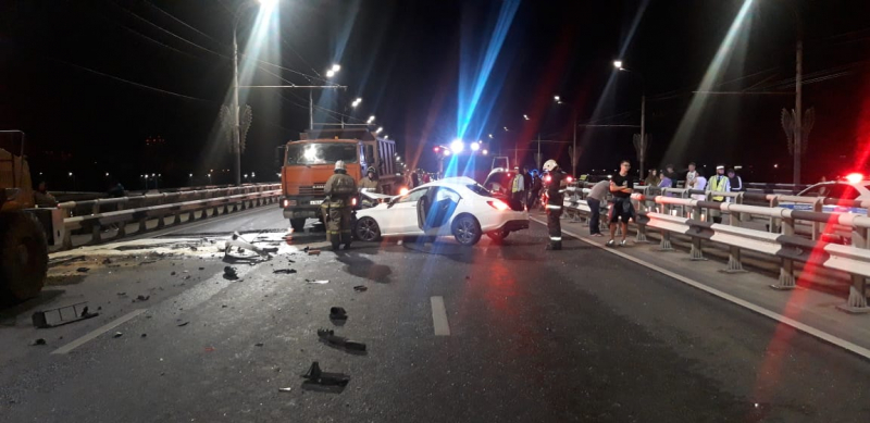 18-летняя девушка погибла в аварии на Чернавском мосту в Воронеже
