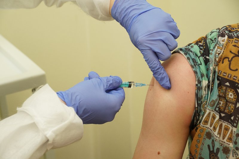 В Воронеж доставили 1 тыс. доз детской вакцины от коронавируса
